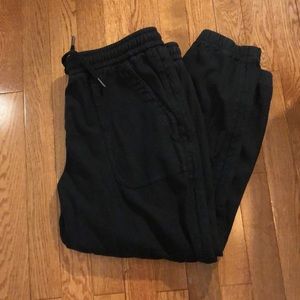 14P athleta farallon black twill joggers